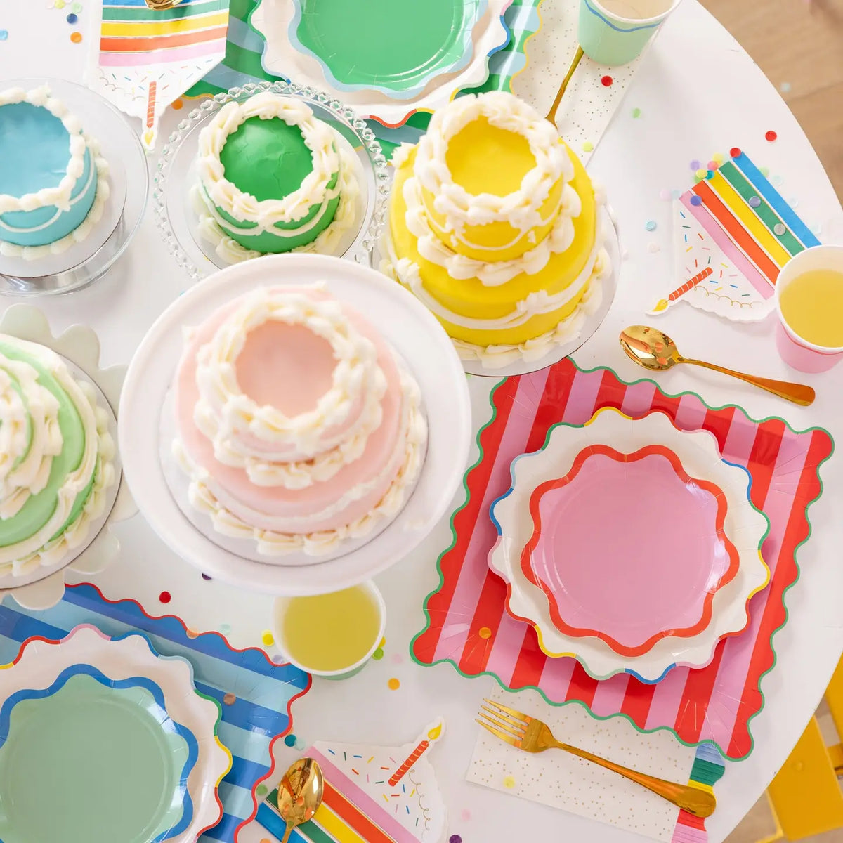 Ric Rac Edge Dessert Plates | Stylish Party Tableware